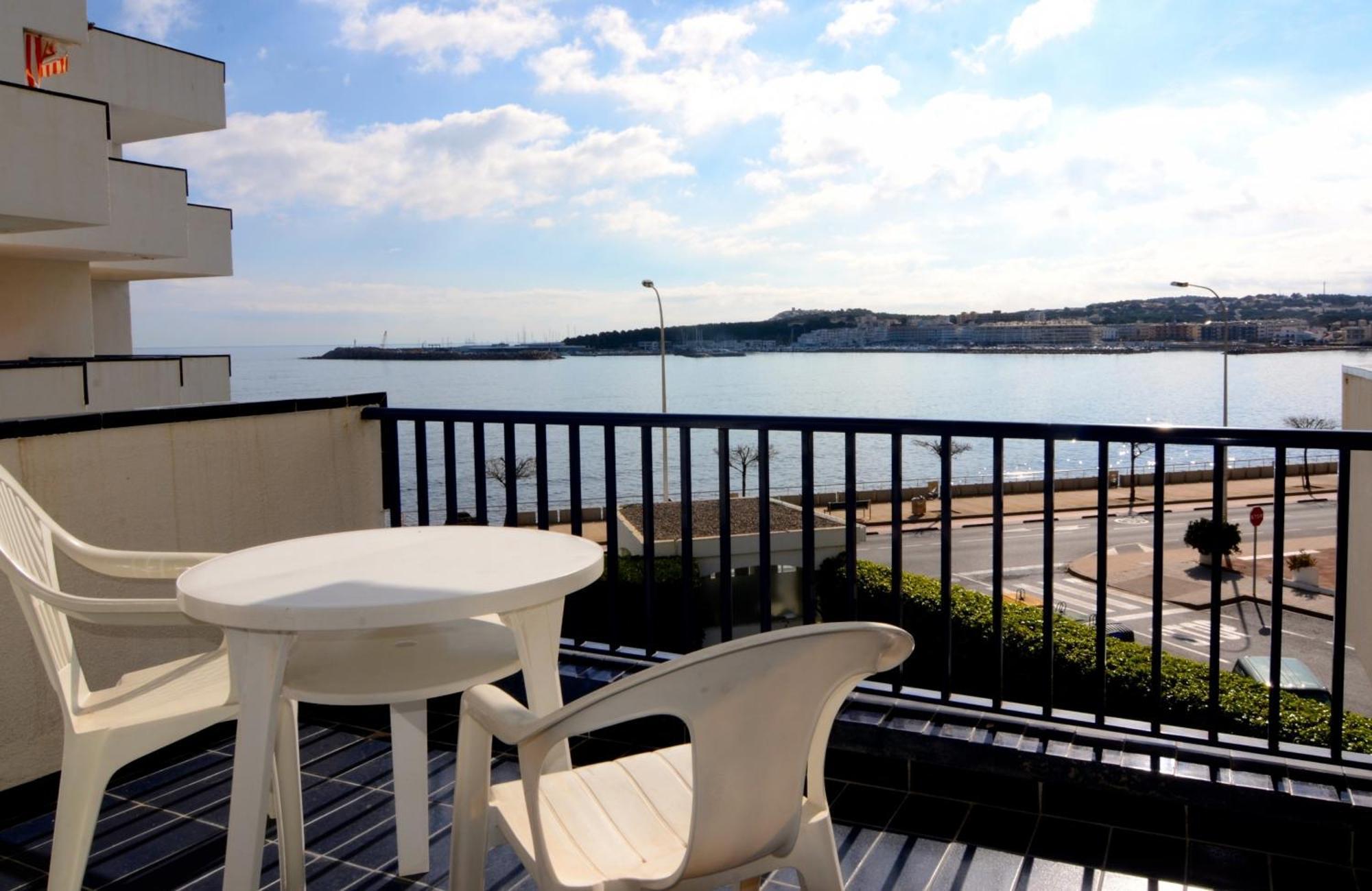 Passeig Del Mar - Apartamentos Primera Linea L' Escala Екстериор снимка