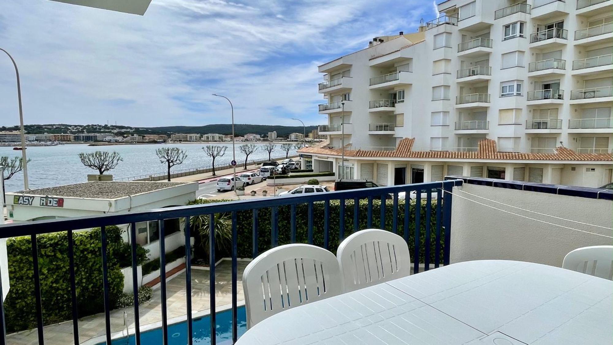 Passeig Del Mar - Apartamentos Primera Linea L' Escala Екстериор снимка