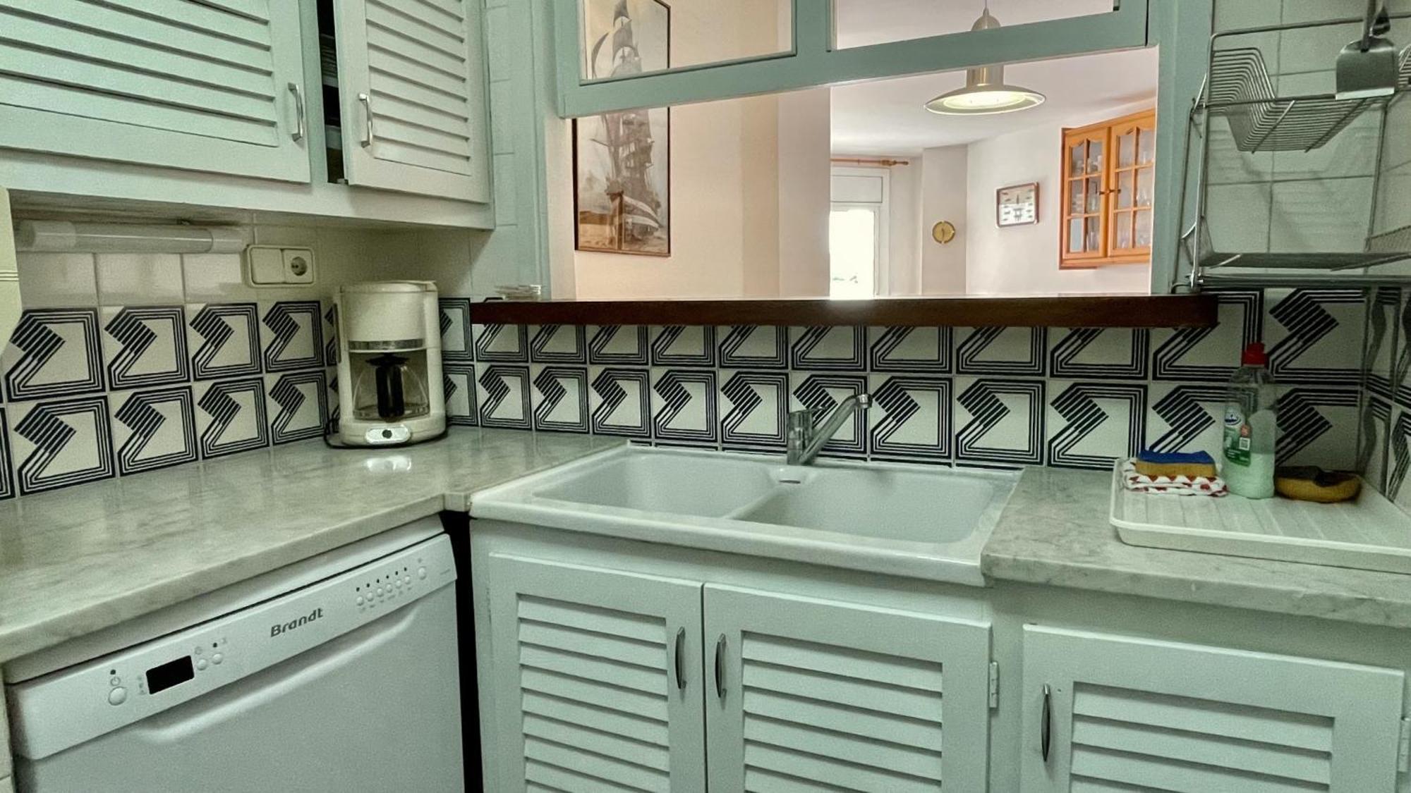 Passeig Del Mar - Apartamentos Primera Linea L' Escala Екстериор снимка